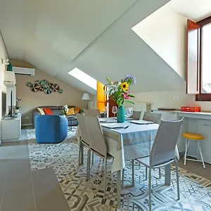 Appartement Renovated Penthouse Duomo & Via Torino, Milaan
